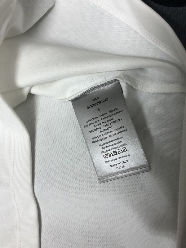 ブランドTシャツ着用イメージ